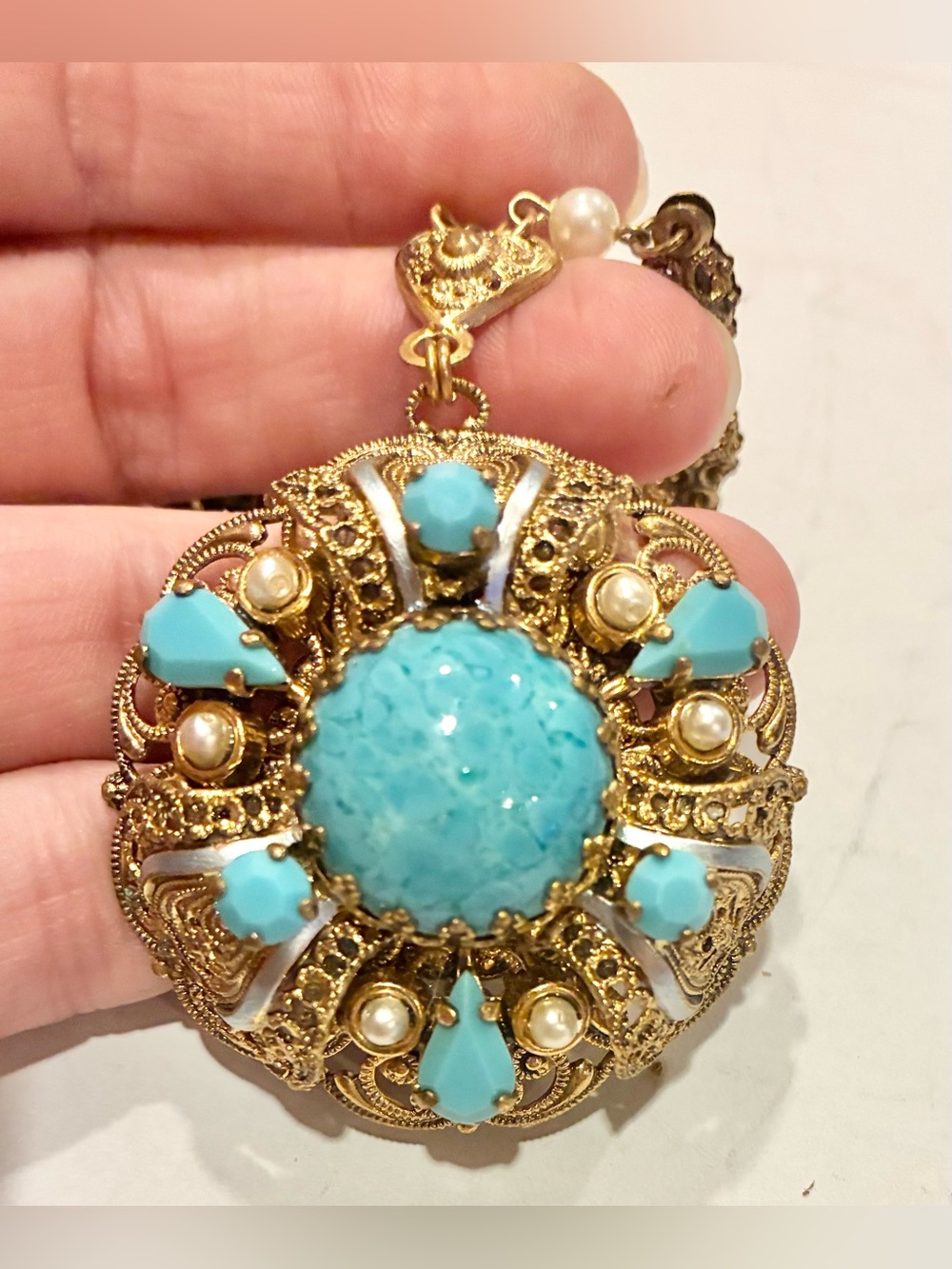 Vintage 1950s Rhinestone Faux Pearl Necklace 18 in Pendant Gold Tone Filigree